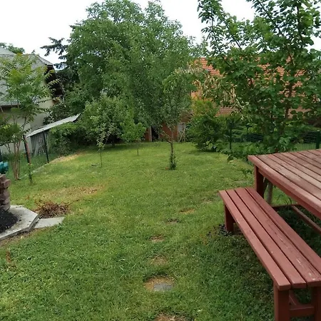 D10 Apartman * Pecs