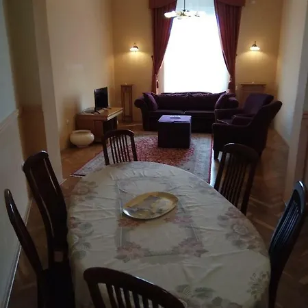 Apartment D10 Apartman Pecs