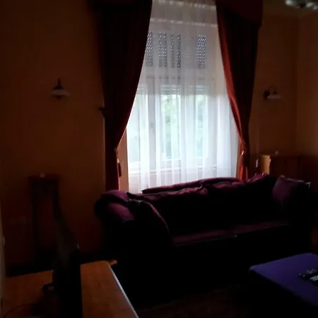D10 Apartman Pecs